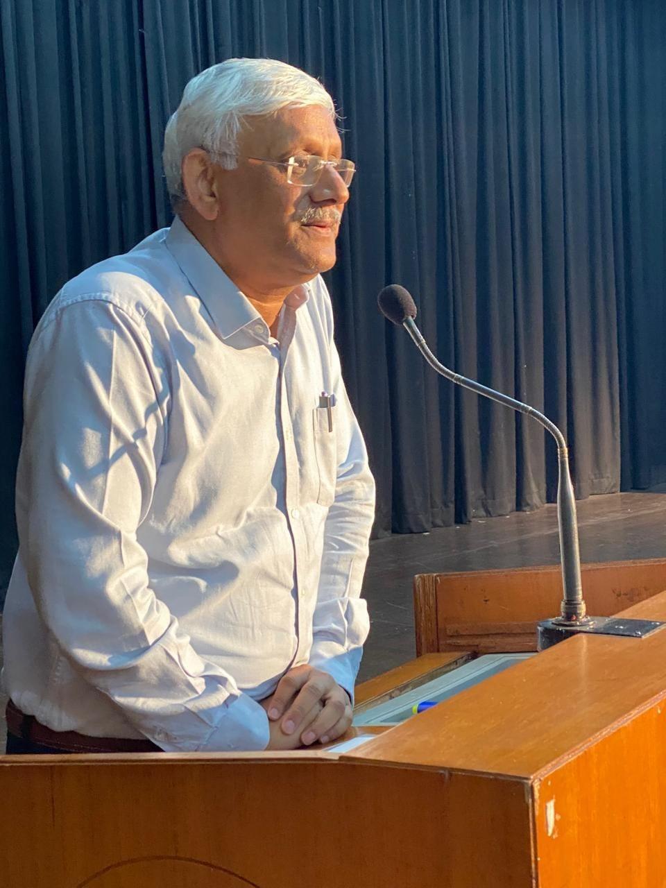 Dr. Rakesh Singhai